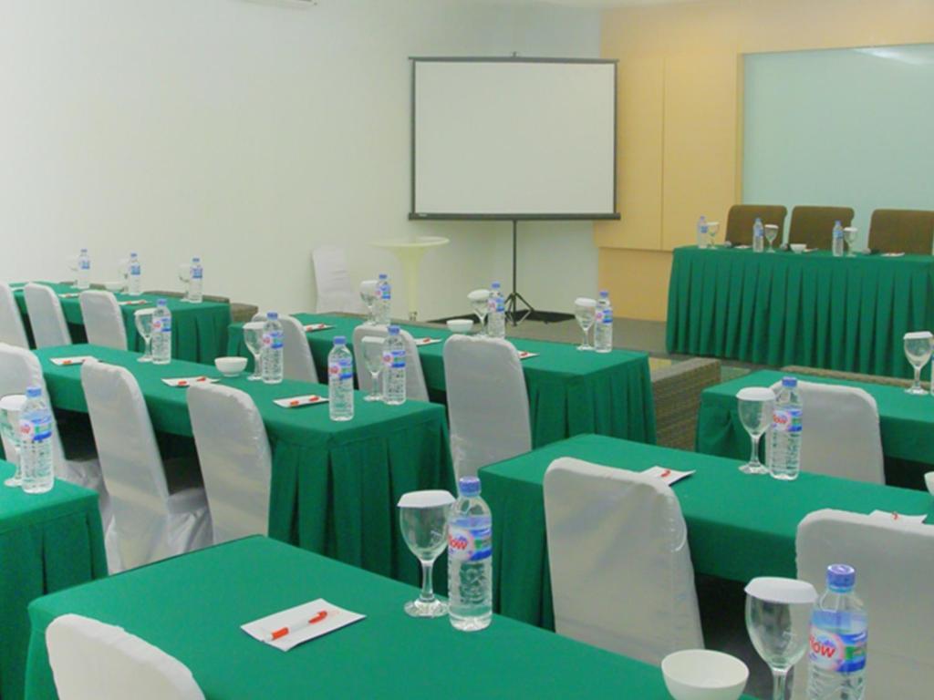 Dragon Inn Kendari Luaran gambar