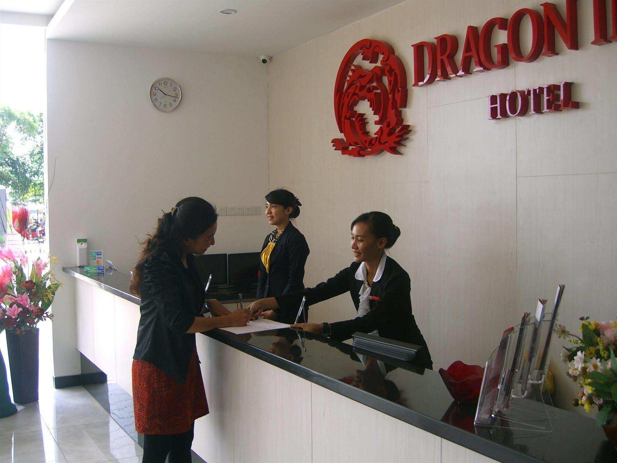 Dragon Inn Kendari Luaran gambar