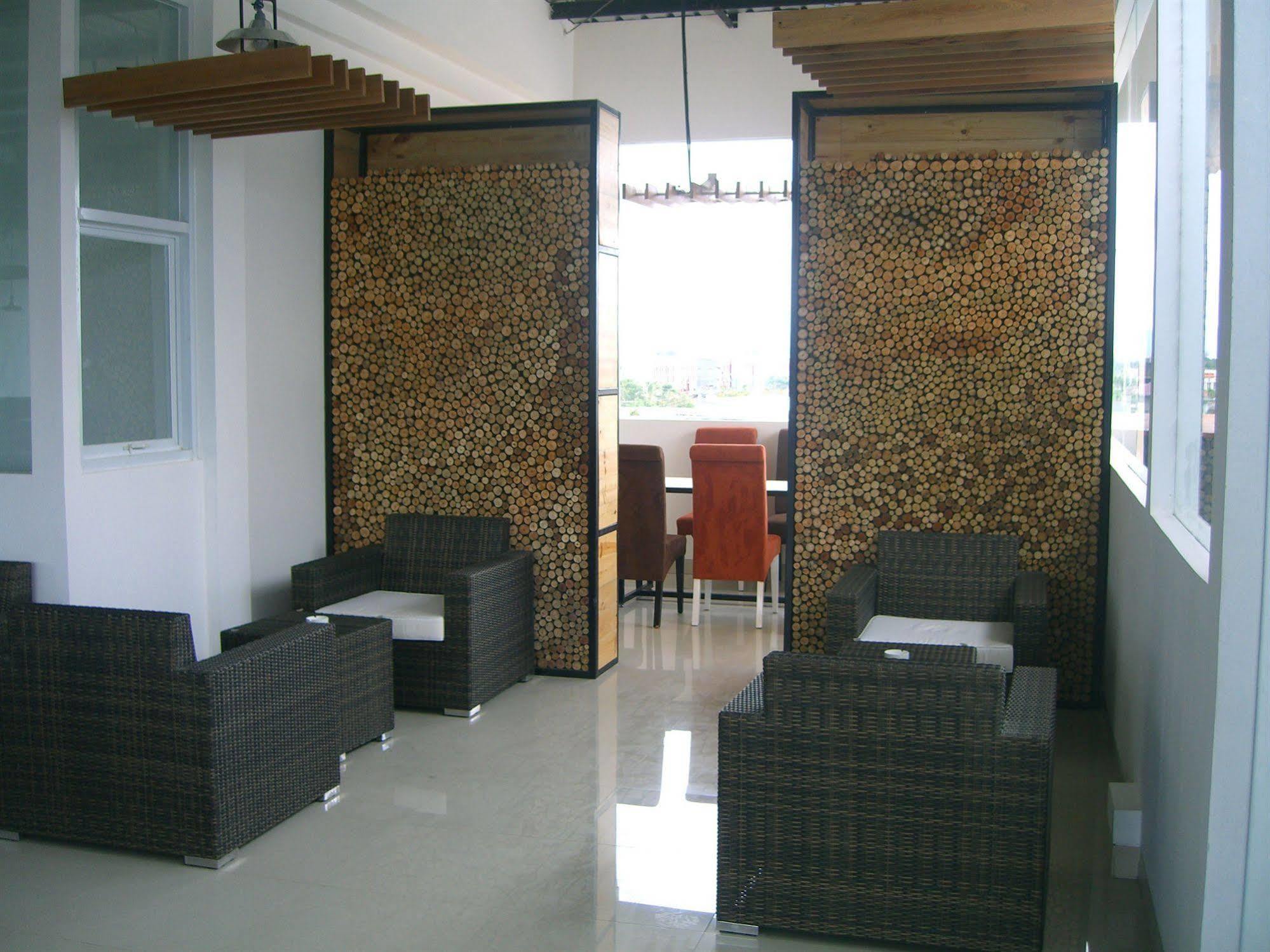 Dragon Inn Kendari Luaran gambar