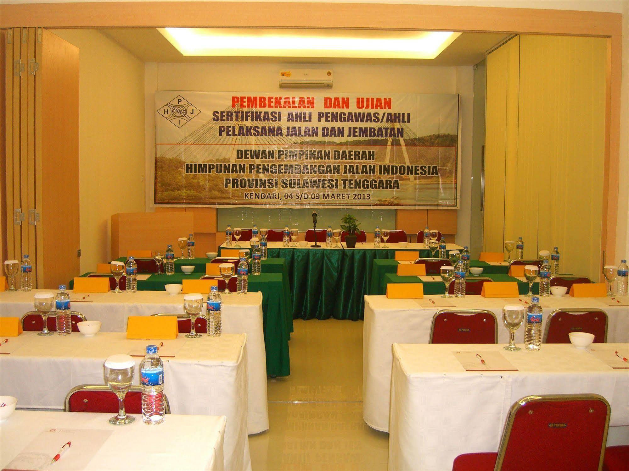 Dragon Inn Kendari Luaran gambar
