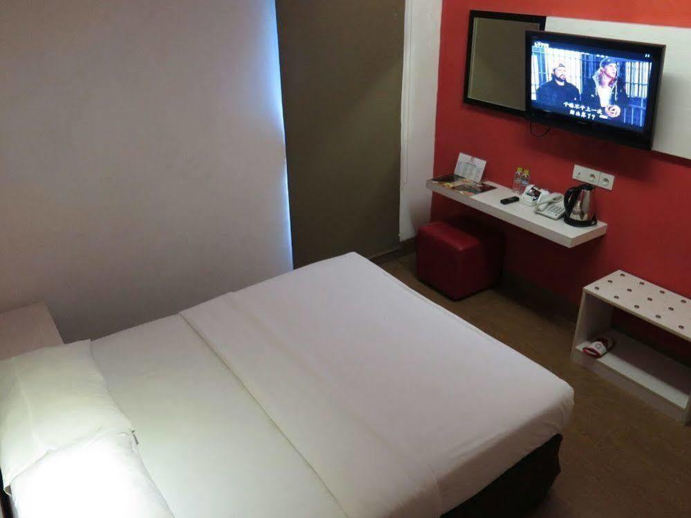 Dragon Inn Kendari Luaran gambar